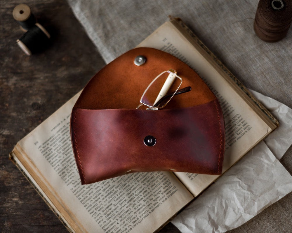 Customized Leather Glasses Case, Leather Eyeglass Case, Handmade Sunglasses Sleeve, Eyewear, Leather Sunglasses Pouch, Sunglasses Pouch